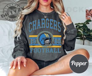 Los Angeles Chargers Vintage Style Shirt Trendy 80S Retro Style Nfl Tshirt Football Fan Sweatshirt Nfl Fan Gift Hoodie Sport Fan Shirt giftyzy 3