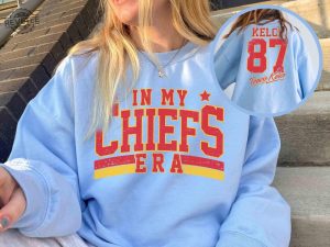 Retro In My Chiefs Era Shirt Vintage Travis Kelce Tshirt America Football Sweatshirt Football Fan Gifts Travis Kelce The Eras Tour revetee 5