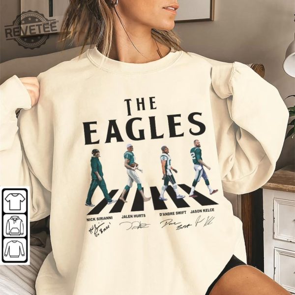 Eagles Walking Abbey Road Signatures Football Shirt Nick Sirianni Jalen Hurts Dandre Swift Jason Kelce Philadelphia Vintage revetee 3