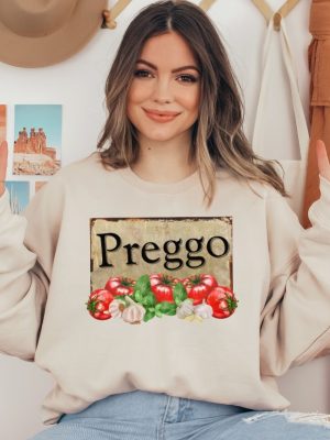 Prego Sauce Sweatshirt Funny Halloween Pregnancy Shirt Funny Pregnancy Announcement Sweater 2023 Pregnant Women Costume Mommy To Be Unique revetee 4