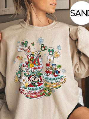 Mickeys Very Merry Christmas Party 2023 Sweatshirt Disney Family Christmas Sweatshirt Mickey Mouse Tea Cup Shirt Xmas Party Sweatshirt Unique revetee 2