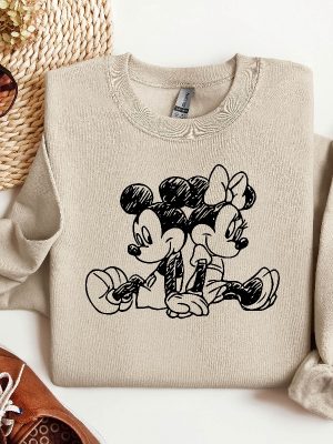 Vintage Mickey And Minnie Sweatshirt Gift For Couples Lovely Sweatshirt Magic Trip Hoodie Animation Mickey Mouse Disney Trip Sweatshirt Unique revetee 4