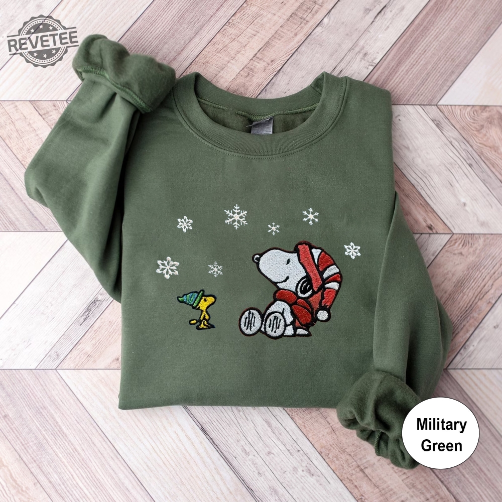 Snoopy Christmas Embroidered Sweatshirt Christmas Crewneck Snoopy Crewneck Christmas Sweatshirt Cute Christmas Clothes Christmas Clothes Unique