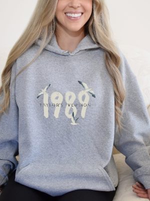 Eras Tour Sweater 1989 Hoodie Taylor Swift Sweater Eras Tour Hoodie Taylor Swift Eras Tour Sweater Cotton Hoodie 1989 Album revetee 2