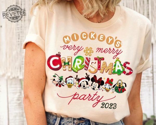 Christmas Customized Family Shirt Mickeys Very Merry Christmas Party 2023 Tee Custom Name Disney Christmas Shirt Christmas Squad Sweater Unique revetee 1