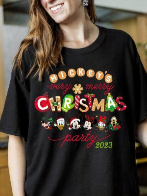 Christmas Customized Family Shirt Mickeys Very Merry Christmas Party 2023 Tee Custom Name Disney Christmas Shirt Christmas Squad Sweater Unique revetee 3