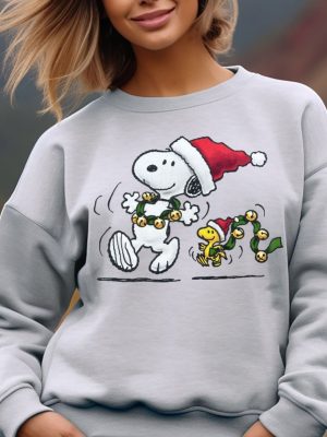 Charlie And The Snoopy Christmas Sweatshirt Christmas Cartoon Dog Sweatshirt Christmas Gift Vintage Sweatshirt Unique revetee 4 2