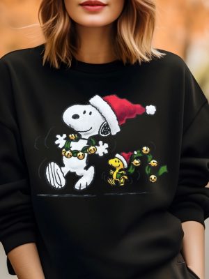 Charlie And The Snoopy Christmas Sweatshirt Christmas Cartoon Dog Sweatshirt Christmas Gift Vintage Sweatshirt Unique revetee 5 2