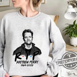 Rest In Peace Matthew Perry Shirt Retro Chandler Bing Friends Shirt Vintage Chandler Bing Memorial Shirt 90s Sitcom TV Series Fan Shirt trendingnowe.com 2