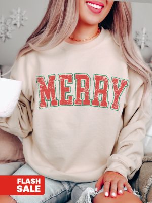 Merry Christmas Sweatshirt Christmas Shirt For Women Christmas Crewneck Holiday Sweater Retro Christmas Gift Preppy Xmas Shirts Unique revetee 2