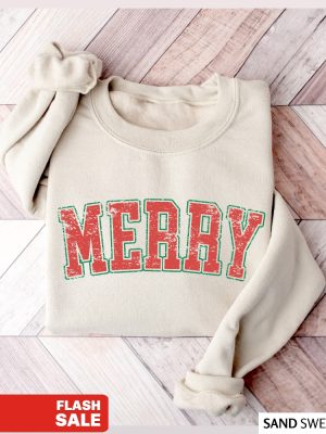 Merry Christmas Sweatshirt Christmas Shirt For Women Christmas Crewneck Holiday Sweater Retro Christmas Gift Preppy Xmas Shirts Unique revetee 4