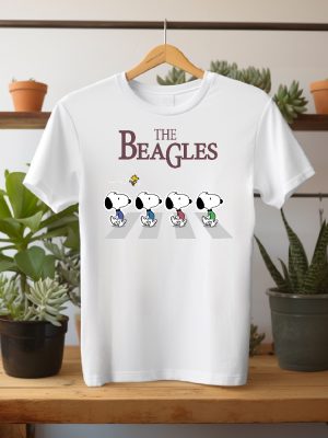 The Beagles Abbey Road Inspired T Shirt Snoopy Shirt Unique revetee 2