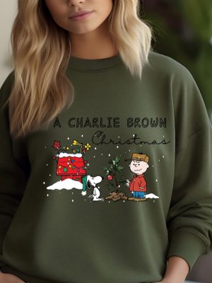 Charlie And The Snoopy Christmas Sweatshirt Christmas Cartoon Dog Sweatshirt Christmas Gift Vintage Sweatshirt Unique revetee 3 1