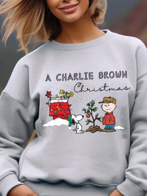 Charlie And The Snoopy Christmas Sweatshirt Christmas Cartoon Dog Sweatshirt Christmas Gift Vintage Sweatshirt Unique revetee 4