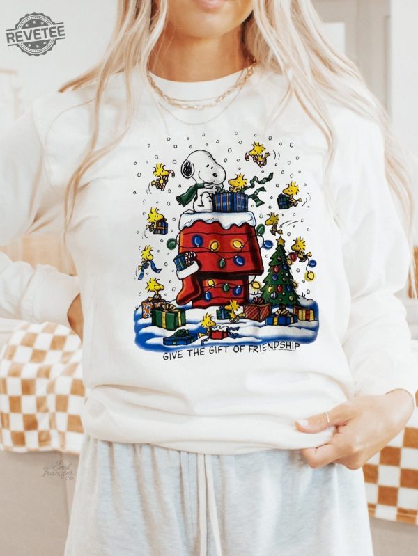 https://bucket-revetee.storage.googleapis.com/wp-content/uploads/2023/11/01065252/Christmas-Snoopy-Shirt-Snoopy-Christmas-Sweatshirt-Christmas-Movie-Characters-Shirt-Woodstock-And-Snoopy-Shirt-Christmas-Gifts-Unique-revetee_1-600x799.jpg