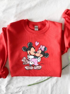 Mickey And Minnie In Love Sweatshirt Disney Sweatshirt Love Disney Matching Couples Sweatshirt Disney Family Sweats Matching Family Sweat revetee 2