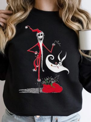 Retro Nightmare Before Christmas Jack Skellington Santa Claus And Presents Sweatshirt Disney Xmas Light T Shirt Disneyland Vacation Gift revetee 3