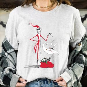 Retro Nightmare Before Christmas Jack Skellington Santa Claus And Presents Sweatshirt Disney Xmas Light T Shirt Disneyland Vacation Gift revetee 5