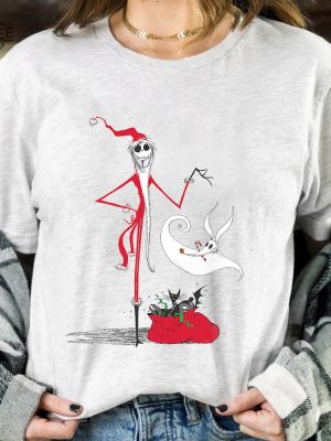 Retro Nightmare Before Christmas Jack Skellington Santa Claus And Presents Sweatshirt Disney Xmas Light T Shirt Disneyland Vacation Gift revetee 5