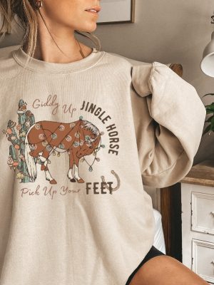 Cowboy Christmas Sweatshirt Giddy Up Jingle Horse Pick Up Your Feet Howdy Country Christmas Gift T Shirt Xmas Horse Cowgirl Tshirt Bag Unique revetee 3