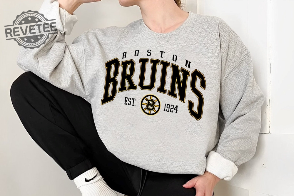 Vintage Boston Hockey Sweatshirt Boston Bruins Shirt Bruins Tee Hockey Sweatshirt Hockey Fan Shirt Boston Hockey Shirt Unique