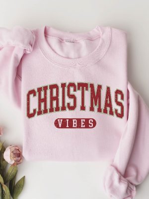 Retro Christmas Vibes Sweatshirt Womens Christmas Sweatshirt Holiday Sweater Cute Christmas Sweatshirt Christmas Gift Winter Shirt Unique revetee 4