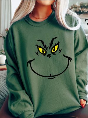 Grinch Face Sweatshirt Christmas Shirt Dr Seuss Outfit Christmas Gifts Grinchmas Graphic Tees Xmas Womens Clothing Holiday T Shirts Unique revetee 2