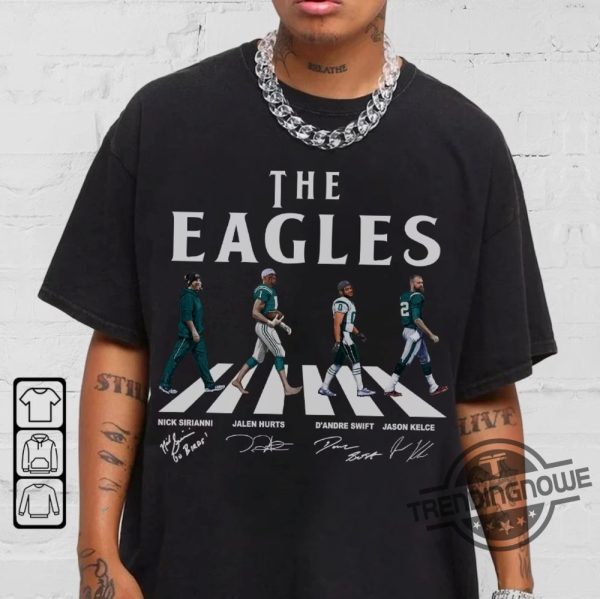 Eagles Walking Abbey Road Signatures Shirt Nick Sirianni Jalen Hurts DAndre Swift Jason Kelce Shirt Philadelphia Vintage T Shirt trendingnowe.com 1