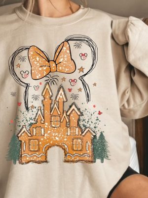 Disney Christmas Gingerbread Castle Unisex Hoodie Christmas Disney Trip Minnie Gingerbread Women Sweatshirt Christmas Gift Mens Hoodie Unique revetee 3