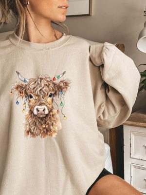 Highland Cow Christmas Sweatshirt Cow Christmas Sweater Western Cow Sweatshirt Highland Cow Gift For Her Cow Christmas Gift Unique revetee 4