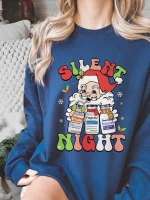 Silent Night Christmas Sweatshirt Retro Icu Nurse Shirt Santas Helpers Anesthesiologist Crna Sweater Holiday Nurse Gift Unique revetee 5