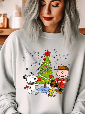 Charlie And The Snoopy Christmas Sweatshirt Christmas Cartoon Dog Sweatshirt Vintage Sweatshirt Christmas Gift Cute Snoopy Christmas Unique revetee 2