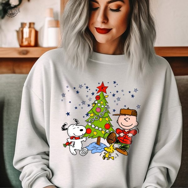 Charlie And The Snoopy Christmas Sweatshirt Christmas Cartoon Dog Sweatshirt Vintage Sweatshirt Christmas Gift Cute Snoopy Christmas Unique revetee 2