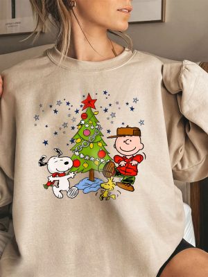 Charlie And The Snoopy Christmas Sweatshirt Christmas Cartoon Dog Sweatshirt Vintage Sweatshirt Christmas Gift Cute Snoopy Christmas Unique revetee 3