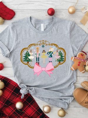 Nutcrackers Shirt Christmas Gift Tee Nutcracker Ballet Shirts Christmas Dance Tshirt Retro Xmas Ballerina T Shirt Vintage Pink Xmas Crew Unique revetee 2