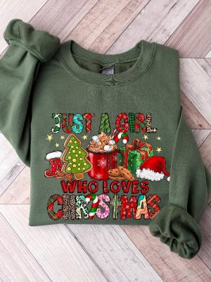 Womens Christmas Sweatshirt Just A Girl Who Loves Christmas Christmas Gift Shirt Christmas Lover Shirt Holiday Winter Shirt Unique revetee 3