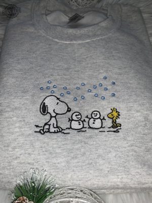 Winter Snoopy Wonderland Sweatshirt Christmas Unisex Sweatshirt Woodstock Embroidered Sweatshirt Gift Snoopy Embroidered Crewneck Unique revetee 4