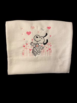 Snoopy Heart Embroidered Sweatshirt Unique revetee 2