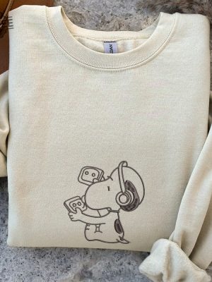 Embroidered Snoopy Music Headphone Crewneck Sweatshirt Embroidered Snoopy Sweater Cool Snoopy Sweater Christmas Gift For Family Unique revetee 4