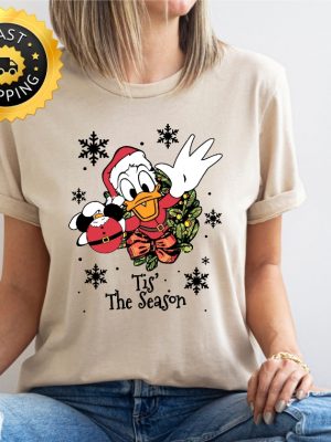 Disney Donald Duck Tis The Season Xmas Shirt Mickey And Friends Very Merry Xmas Party 2023 Two Sided Shirt Disney Xmas Family Vacation Tee Unique revetee 6