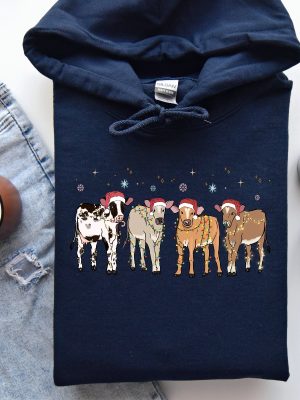 Christmas Cow Sweatshirt Cow Lover Gift Funny Christmas Shirt Holiday Sweater Farm Christmas Shirt Womens Cow Shirt Christmas Crewneck Unique revetee 8