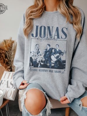 Vintage Jonas Brothers Shirt Retro Jonas Brothers Merch Jonas Brothers Album Sweatshirt 5 Albums 1 Night Jonas Tour 2023 Music Lover Unique revetee 2