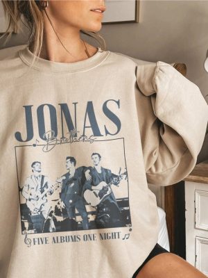 Vintage Jonas Brothers Shirt Retro Jonas Brothers Merch Jonas Brothers Album Sweatshirt 5 Albums 1 Night Jonas Tour 2023 Music Lover Unique revetee 3