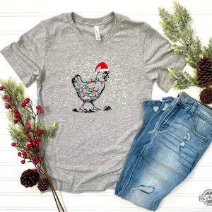 Christmas Chicken Shirt Cute Chicken With Santa Hat T Shirt Christmas Ligths Tee Fun Christmas Shirt Farmer Family Christmas Party Gift Unique revetee 2