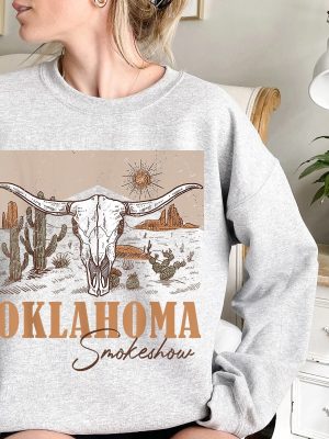 Oklahoma Smokeshow Shirts Zach Bryan Retro Cow Skull Sweatshirt Country Music Hoodies Nashville Cactus Western Tee Cowboy Western Tops Unique revetee 2