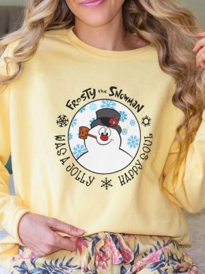 Retro Snowman Holiday Shirt Frosty The Snowman Christmas Sweatshirt Snowman Winter Crewneck Snowman Holiday T Shirt Unique revetee 5