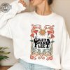 Greta Van Fleet Band Sweatshirt Greta Van Fleet Shirt Vintage Dream In Gold Tour 2023 Floral Retro Greta Van Fleet Music Shirt Funny Sweat Unique revetee 1 2