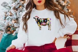 Christmas Cow Sweatshirt Cow Lights Sweater Cow Women Sweatshirt Cow Lover Shirt Christmas Sweatshirt Highland Cow Crewneck Farm Xmas Unique revetee 2