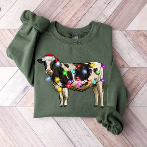 Christmas Cow Sweatshirt Cow Lights Sweater Cow Women Sweatshirt Cow Lover Shirt Christmas Sweatshirt Highland Cow Crewneck Farm Xmas Unique revetee 3