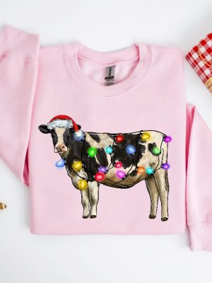 Christmas Cow Sweatshirt Cow Lights Sweater Cow Women Sweatshirt Cow Lover Shirt Christmas Sweatshirt Highland Cow Crewneck Farm Xmas Unique revetee 4